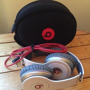 Beats Solo HD On-Ear Wired Headphone